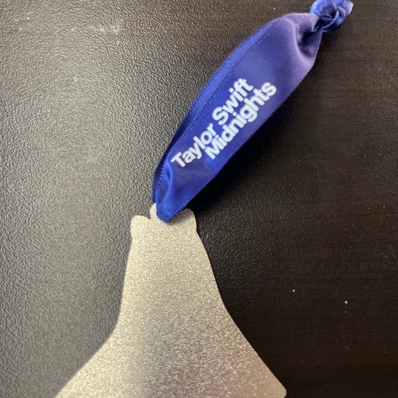 Taylor Swift Purple Ghost #II ornament box NOT included - Picture 2 of 8